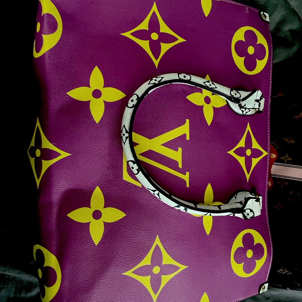 large purse,excellent condition beautiful and big